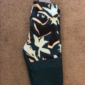 NIKKI B GYMSHARK DYNAMIC LEGGINGS